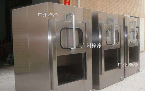 傳遞窗廣泛應(yīng)用于微細(xì)科技、生物實驗室、制藥廠、醫(yī)院、食品加工業(yè)、LCD、電子廠等等一切需要空氣凈化的場所。