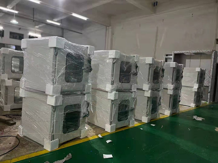 凈化車間傳遞窗成為不可或缺的設備。