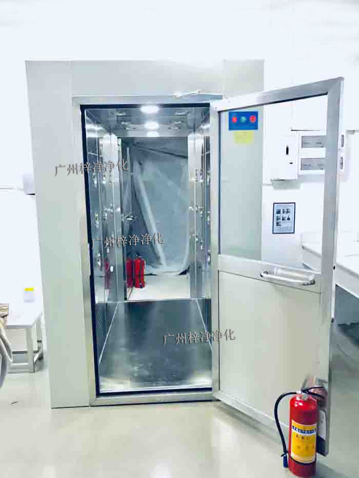 風(fēng)淋室作為一種重要的空氣凈化設(shè)備